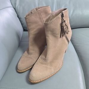 Stuart Weitzman Prancing Tassel‎ Side Zip Tan Suede Leather Booties US Size 9.5M
